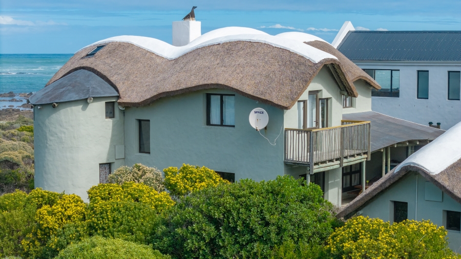 6 Bedroom Property for Sale in Suiderstrand Western Cape